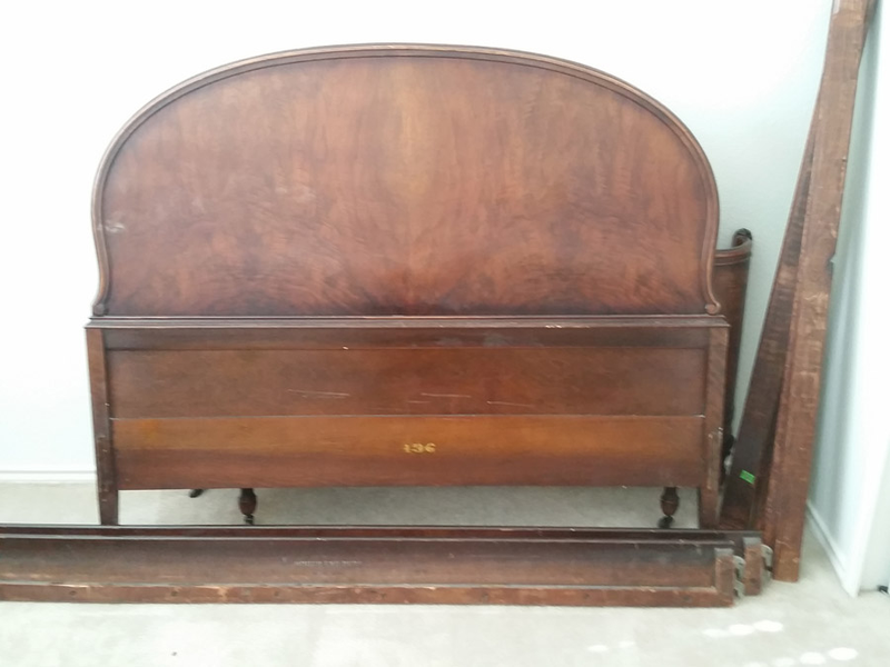 Illustration for article titled Anybody know a thing about antique furniture?